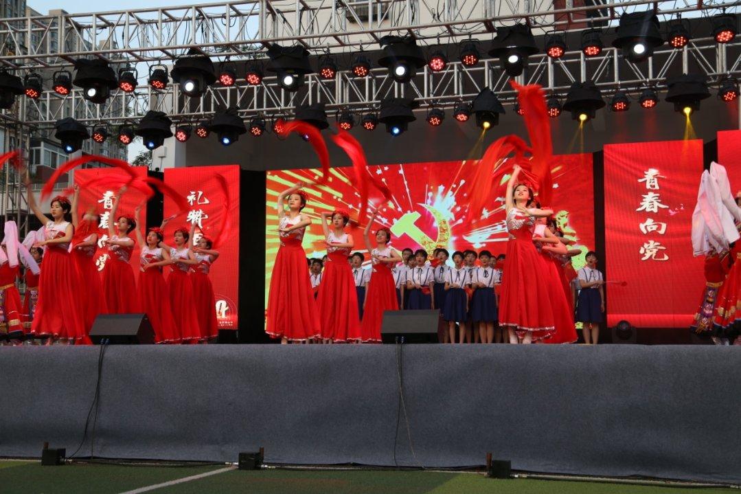 一个男生叫我小憨憨，他什么意思?